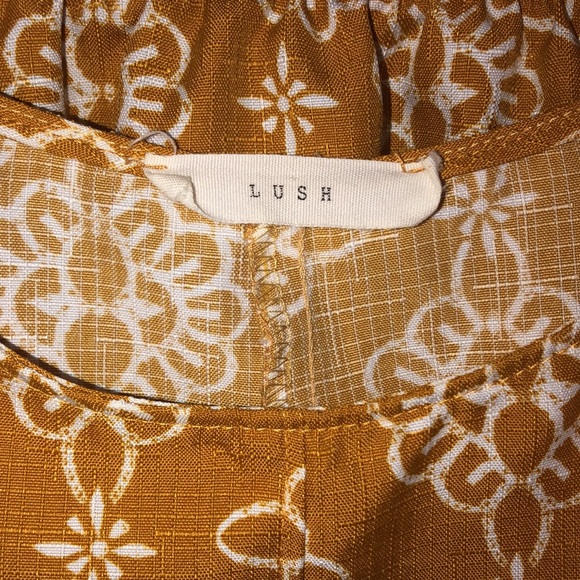 Gold Two-Piece Set - Picture 3 of 3